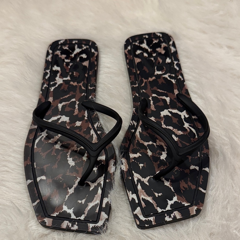 Veronica Beard Leopard-Print Square-Toe Flip Flop… - image 2